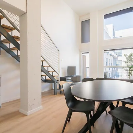 Loft Reformado Industrial Con Garaje Alquiler Temporal Apartment Madrid Exterior photo