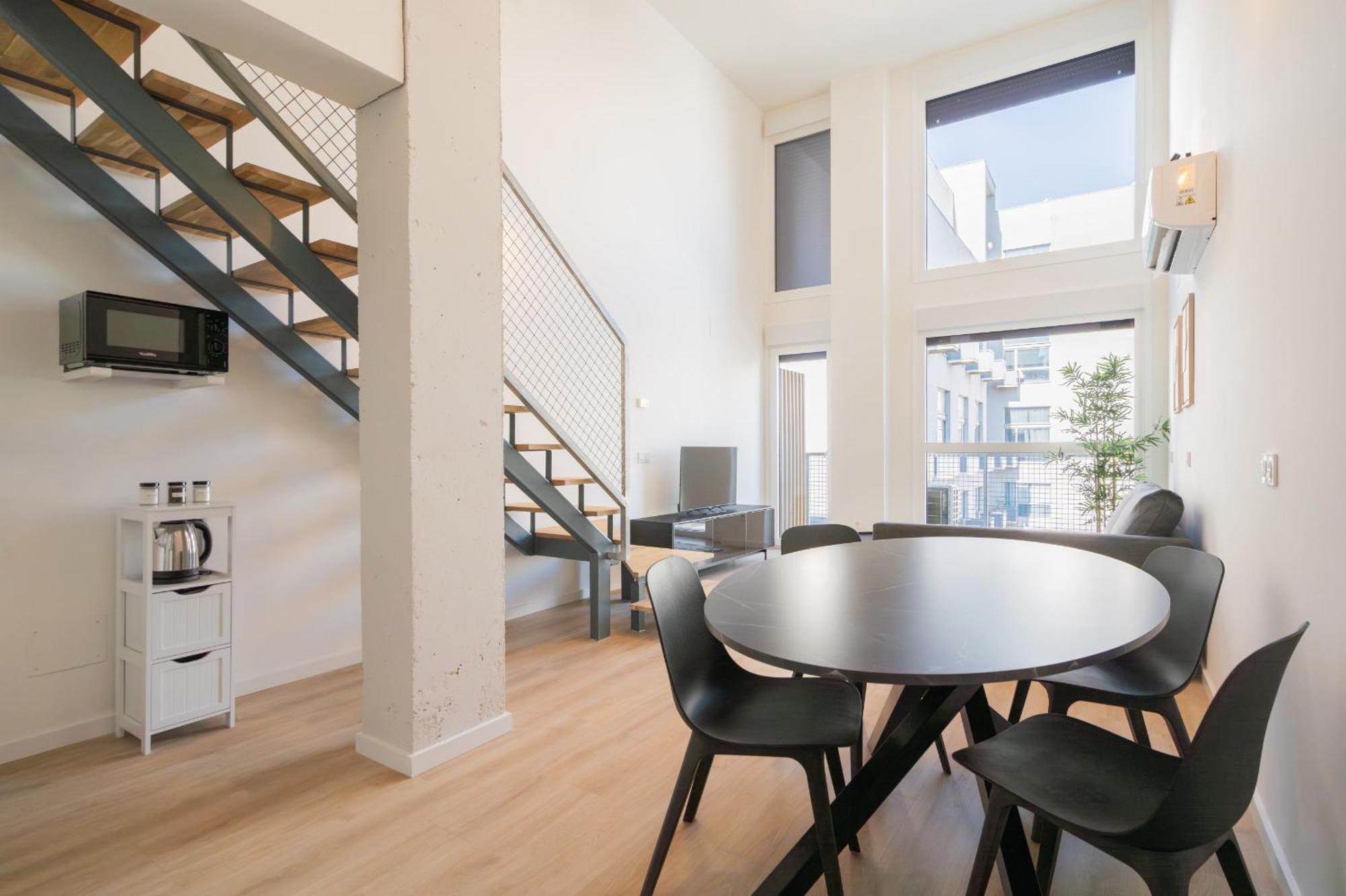 Loft Reformado Industrial Con Garaje Alquiler Temporal Apartamento *